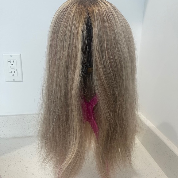 18” Blonde Wig - Silk Top, Brazilian Hair - Picture 3 of 8